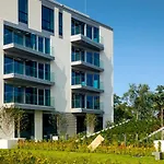 Yacht Park Marina By Amberblue Appartement *