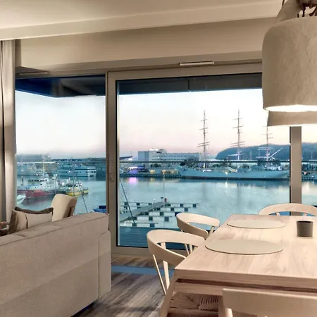 Yacht Park Marina By Amberblue Apartament *